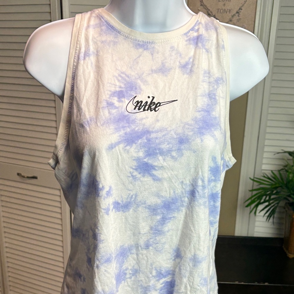 Nike Women's Muscle Tee - Lavender and White